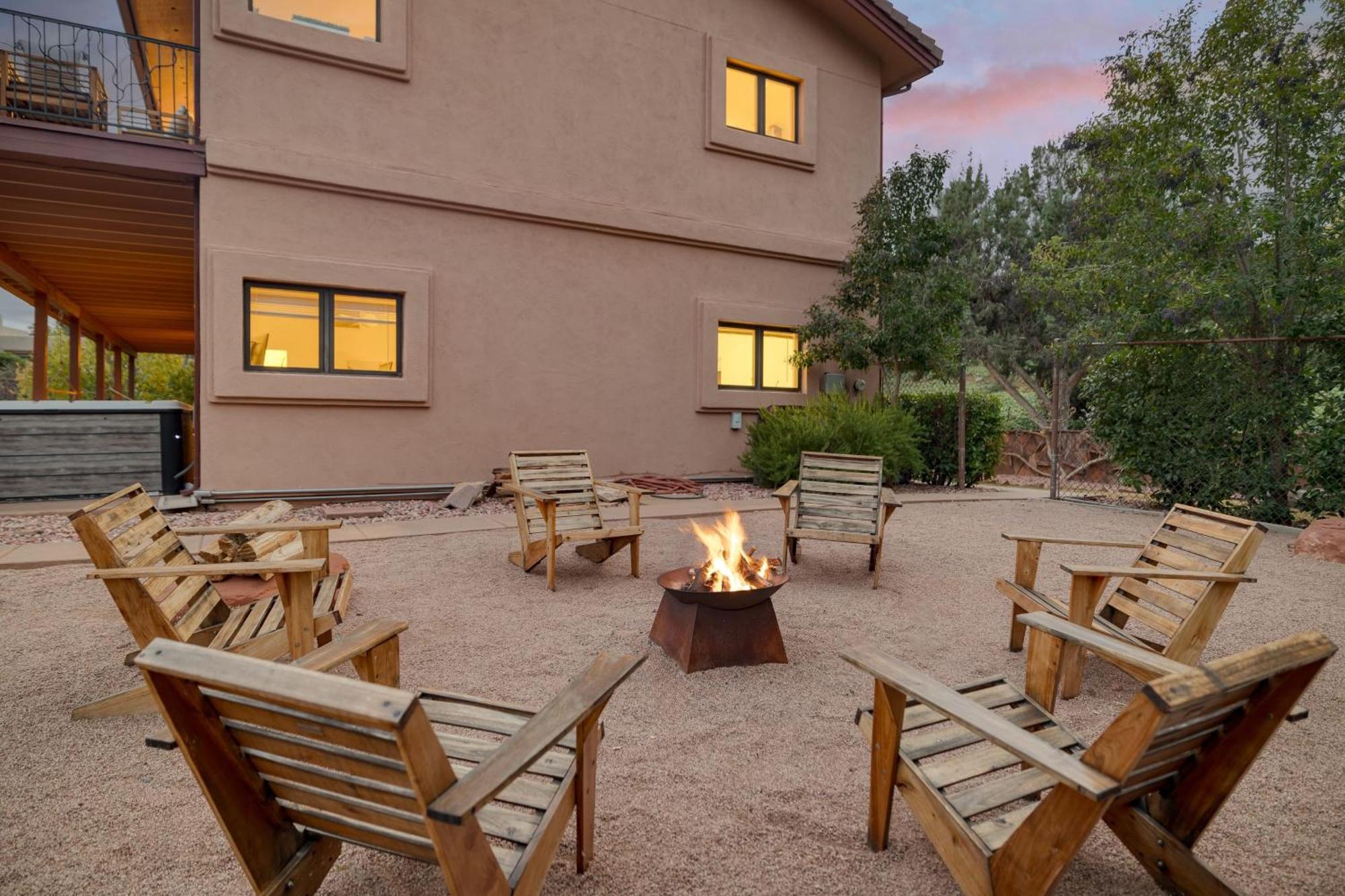 Sunrise By Avantstay Majestic Red Rocks Views~walk To Jordan Trailhead~peloton Bike~hot Tub~wifi Holiday home *