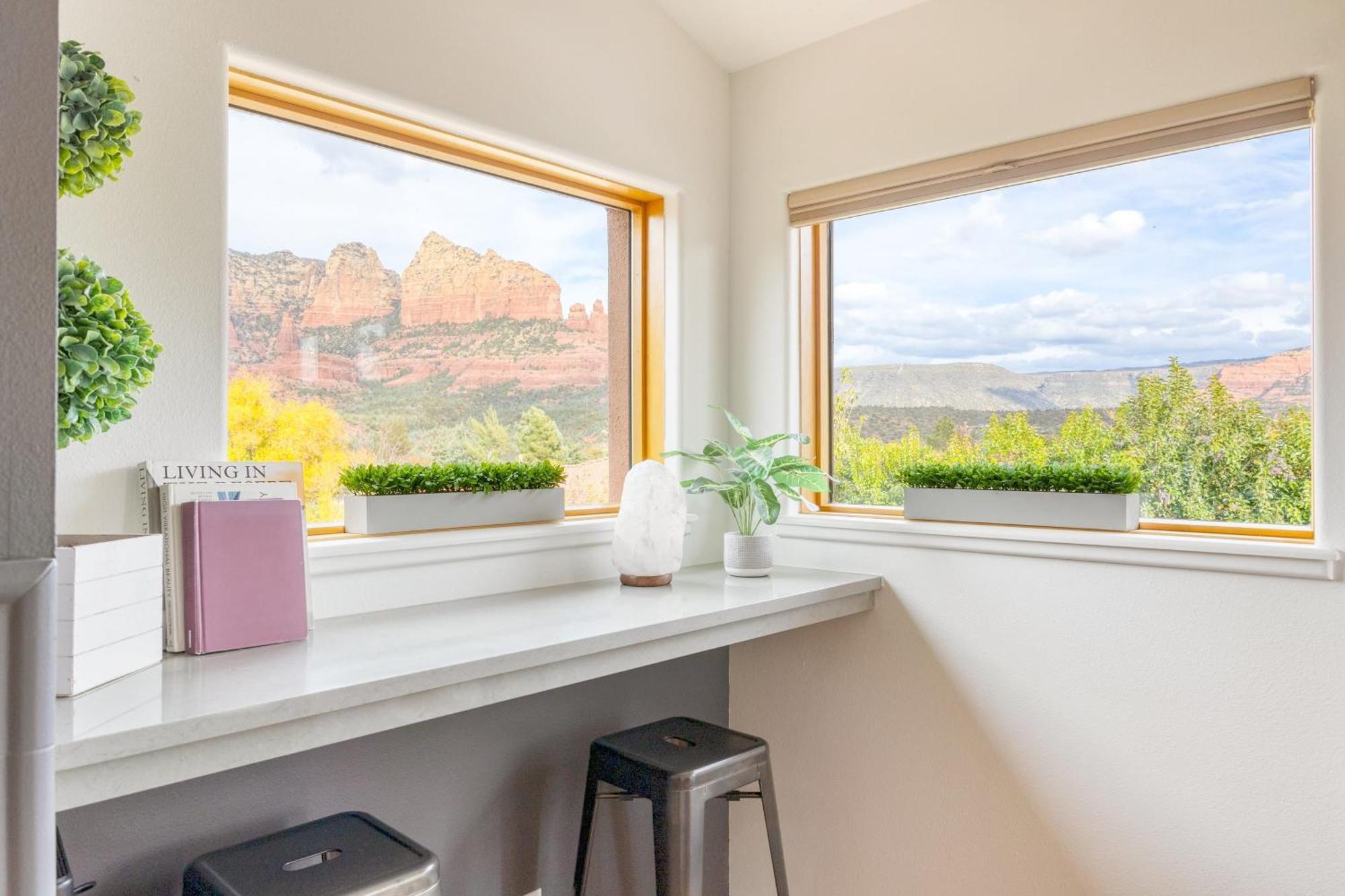 Sunrise By Avantstay Majestic Red Rocks Views~walk To Jordan Trailhead~peloton Bike~hot Tub~wifi Holiday home Sedona