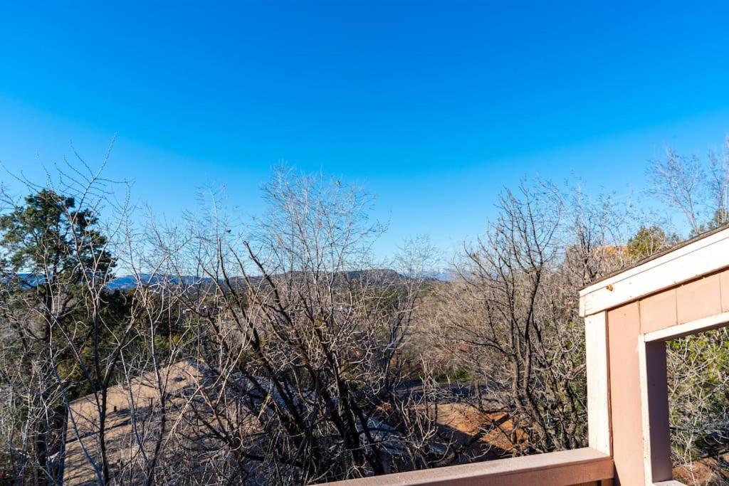 Artsy Half-house, Walk To Hiking Trails &wine Bars! Yard, Firepit Apartment Sedona