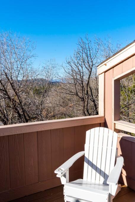 Artsy Half-house, Walk To Hiking Trails &wine Bars! Yard, Firepit * Sedona