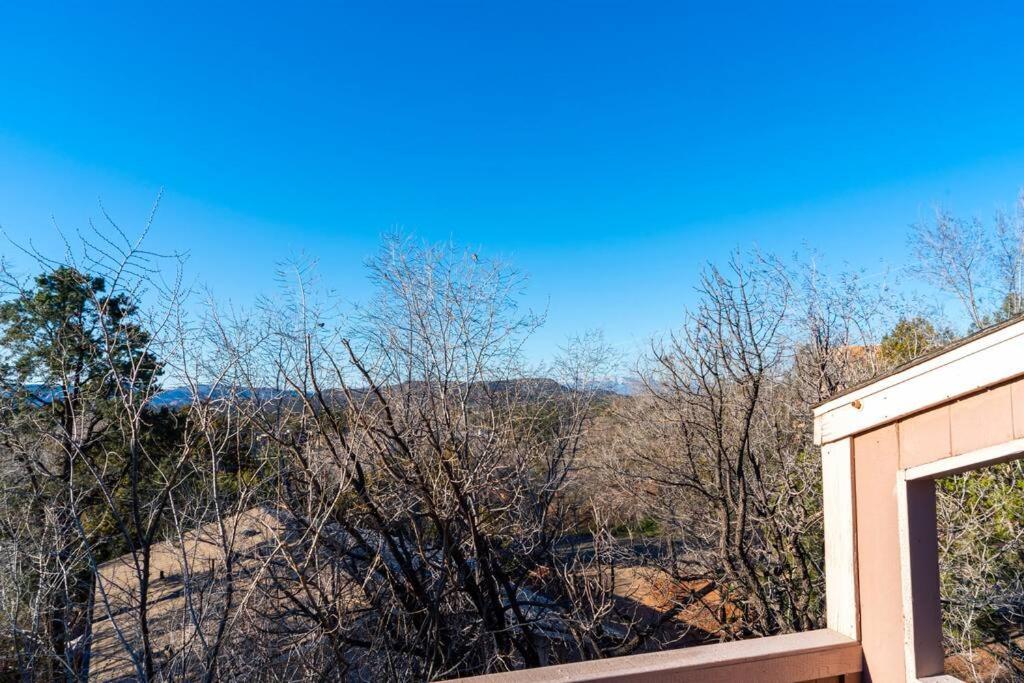 Artsy Half-house, Walk To Hiking Trails &wine Bars! Yard, Firepit Apartment Sedona