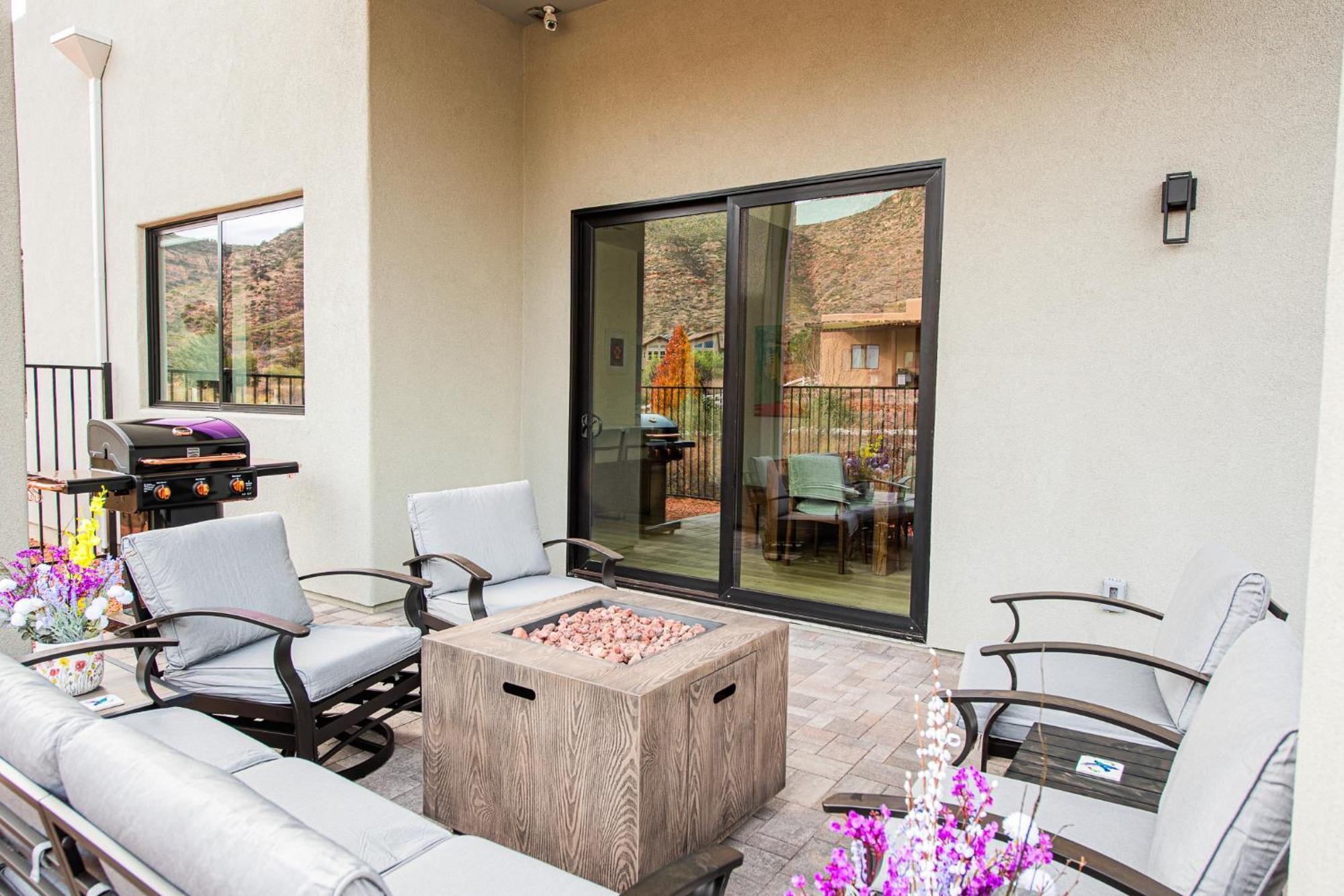 Sanctuary Luxury Pool & Sedona