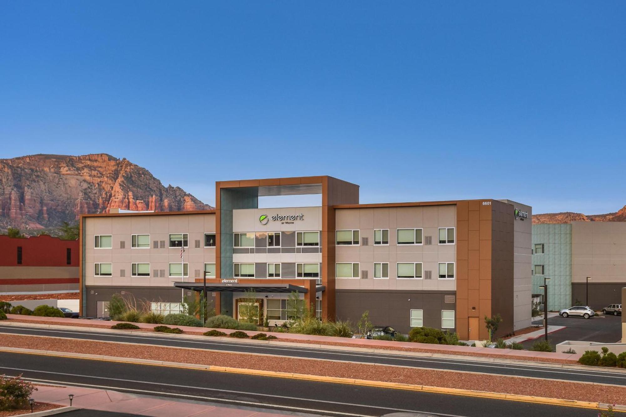 Hotel Element