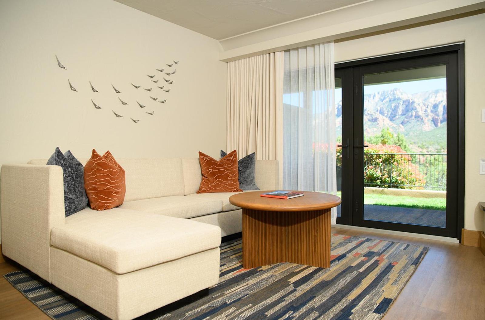 The Cliffs Hotel 3*
