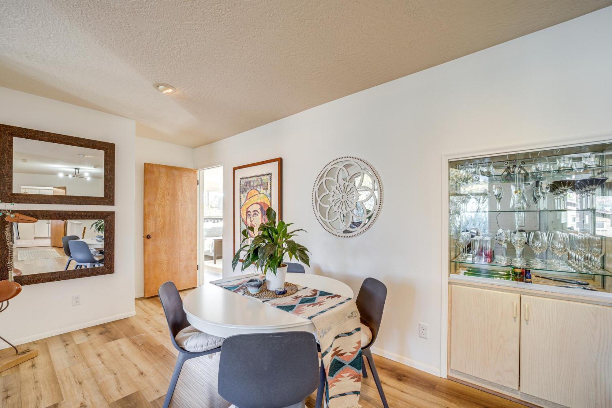 Holiday home Secluded Retreat With Red Rock Views! *