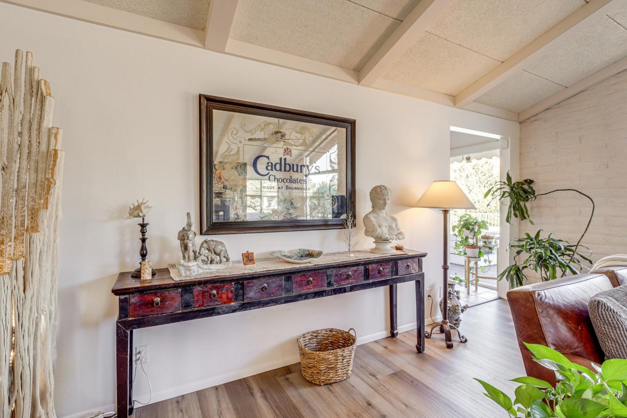 Secluded Retreat With Red Rock Views! *