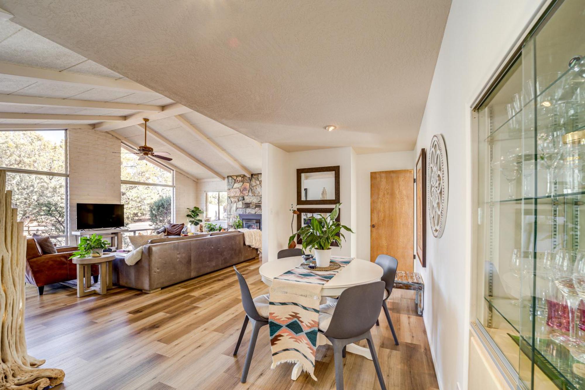 Secluded Retreat With Red Rock Views! *
