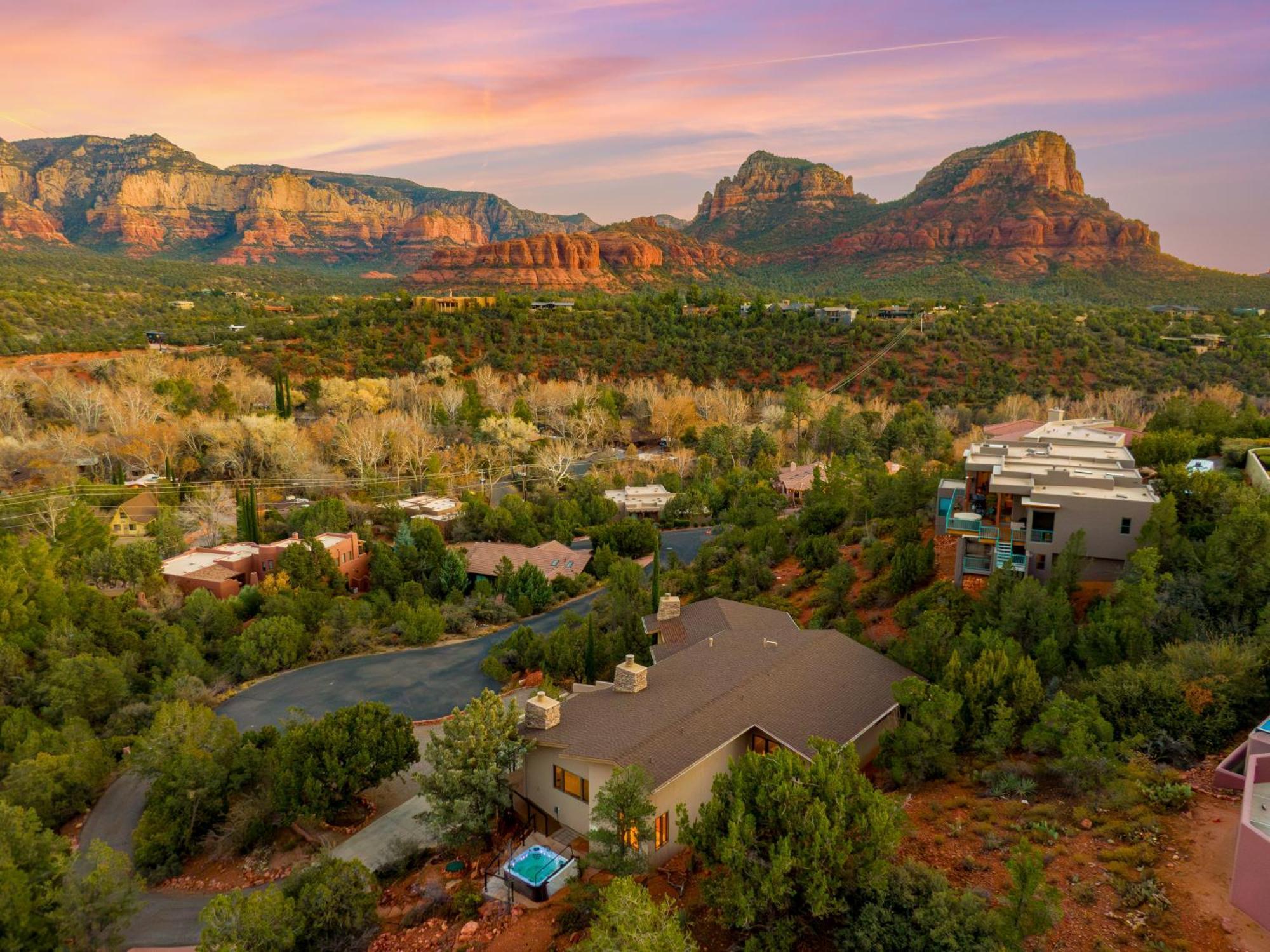 Breathtaking Views Hiking Hot Tub Holiday home *