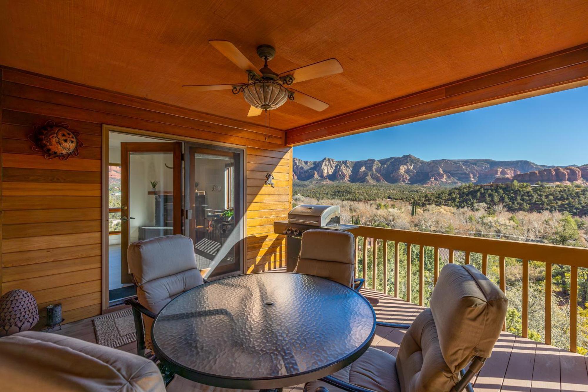 Breathtaking Views Hiking Hot Tub Holiday home *