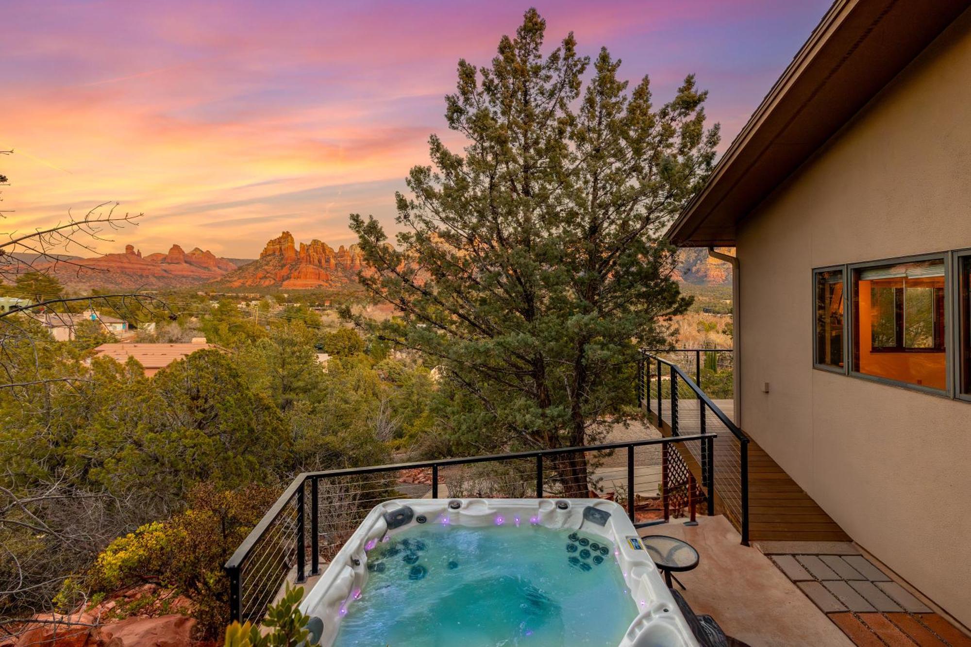 Breathtaking Views Hiking Hot Tub Holiday home