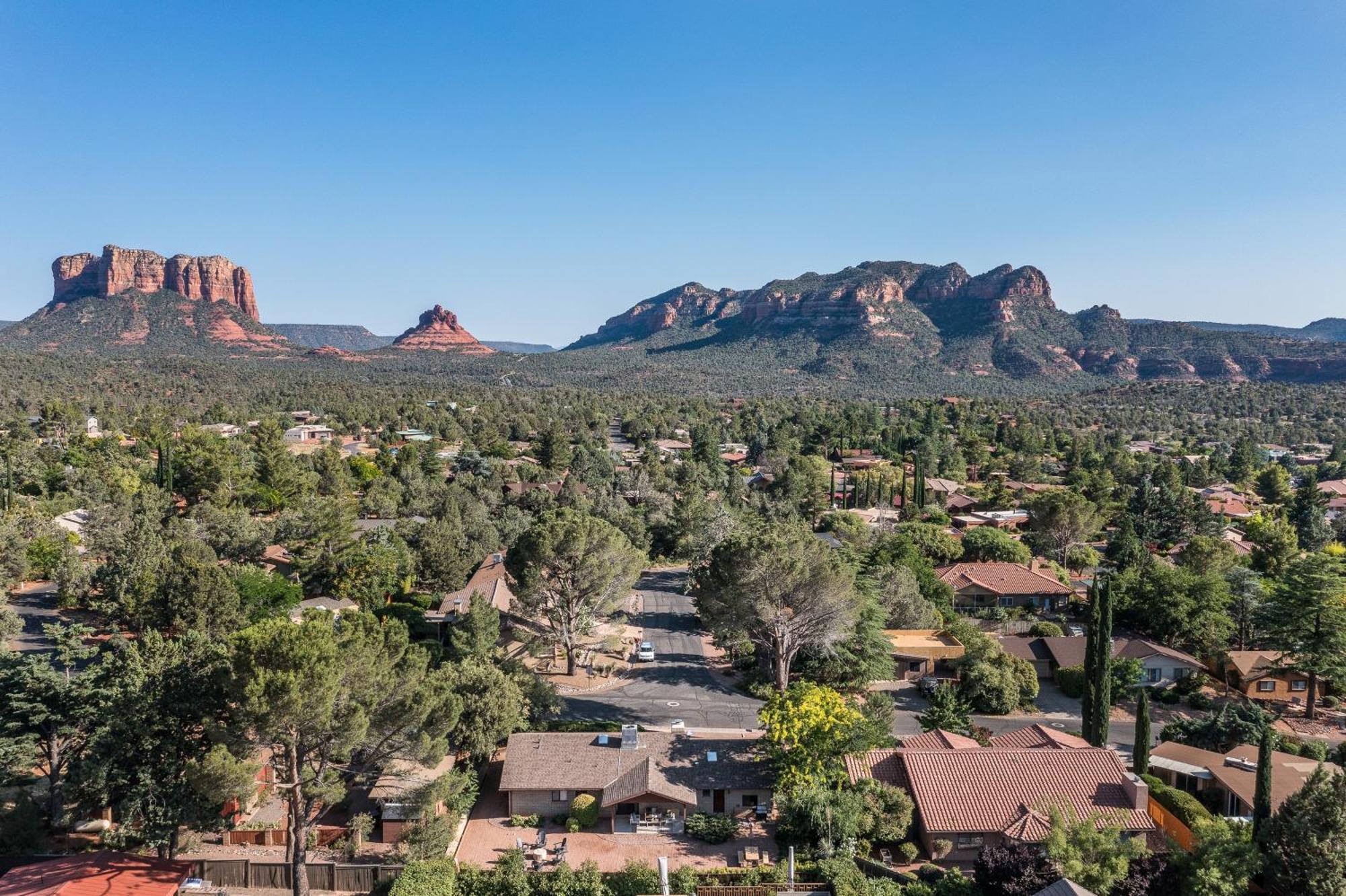 Holiday home Enjoy Redrock Views W A Fire Pit Cornhole Games At Starlite
