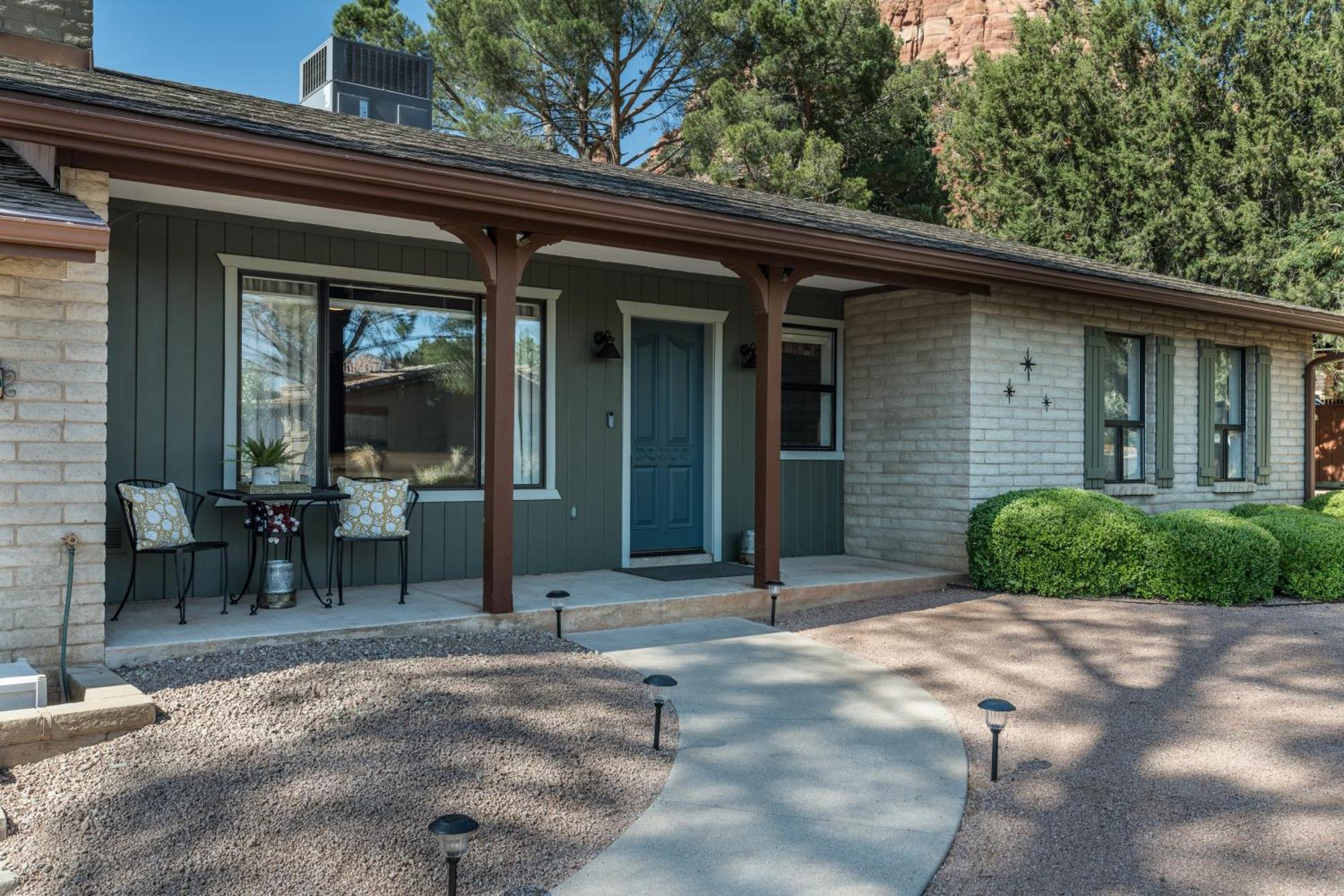 Enjoy Redrock Views W A Fire Pit Cornhole Games At Starlite Sedona