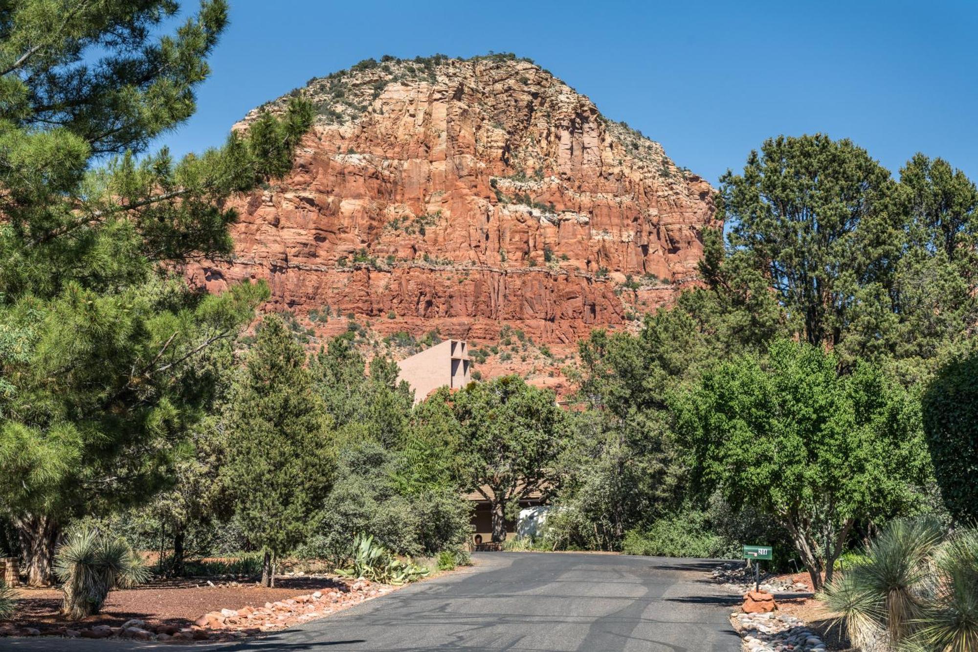 Enjoy Redrock Views W A Fire Pit Cornhole Games At Starlite