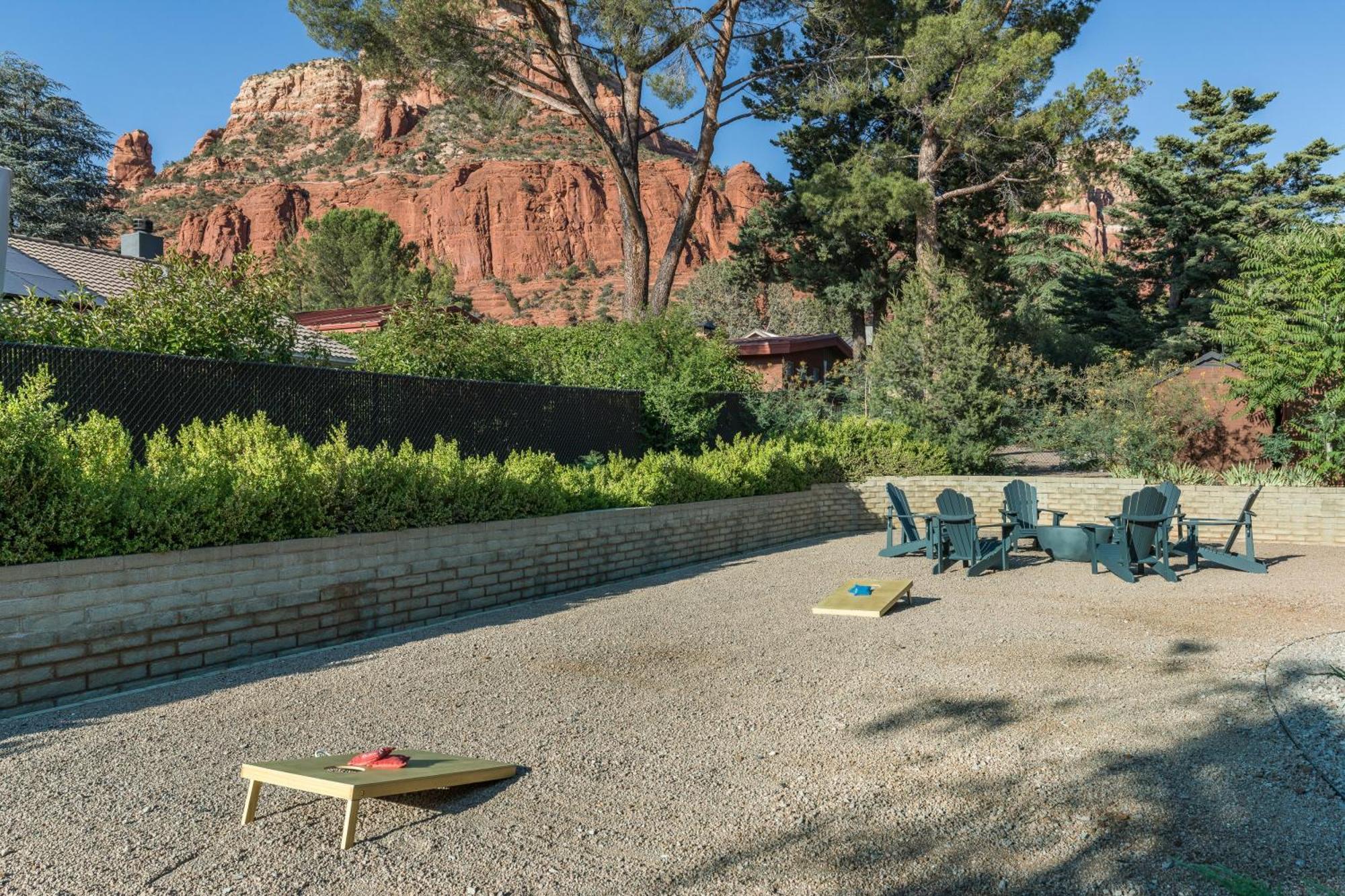 Holiday home Enjoy Redrock Views W A Fire Pit Cornhole Games At Starlite