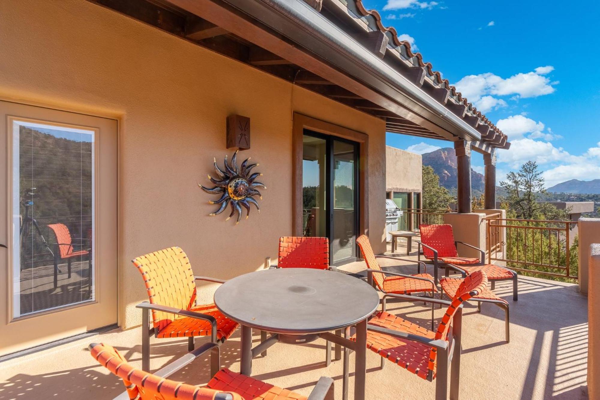 Hot Tub Game Stargazing And Mountain Views At Happy Javelina Sedona