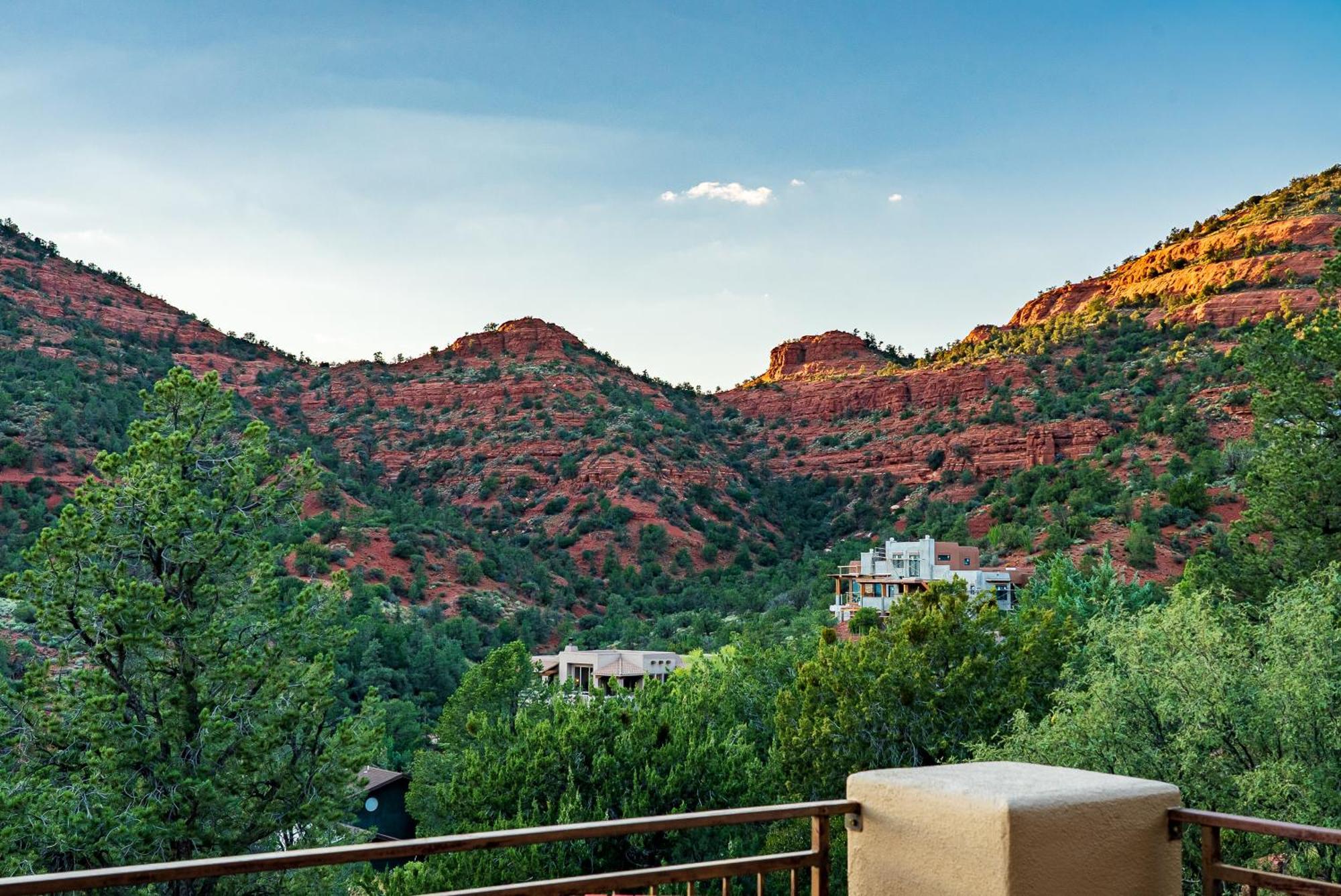 Hot Tub Game Stargazing And Mountain Views At Happy Javelina Sedona