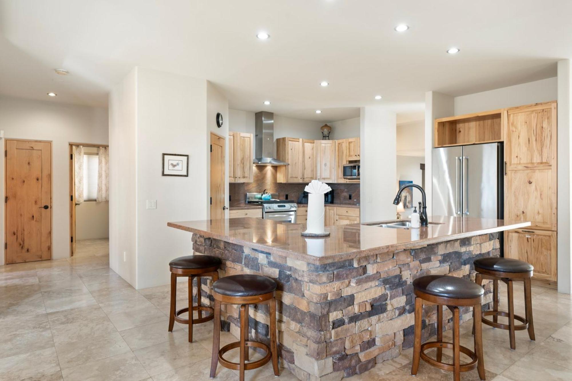 Hot Tub Game Stargazing And Mountain Views At Happy Javelina