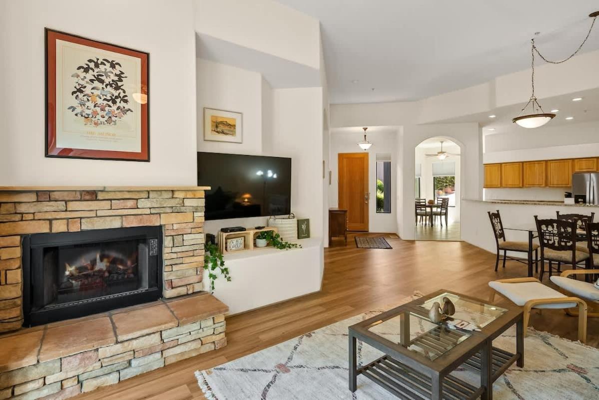 Oasis Getaway For Family In Golf Community With & Pool