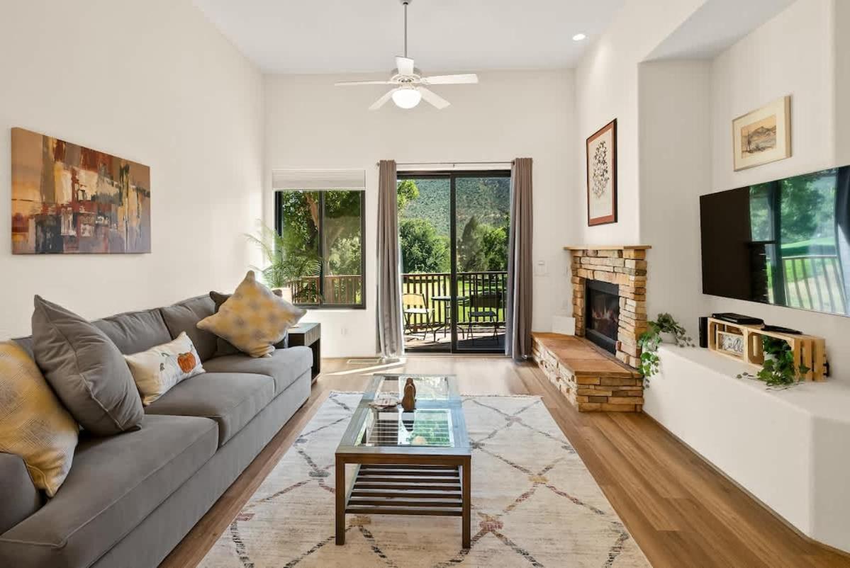 Oasis Getaway For Family In Golf Community With & Pool Holiday home *