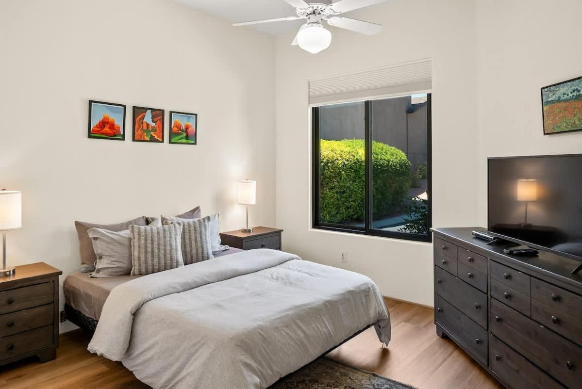 Oasis Getaway For Family In Golf Community With & Pool Holiday home Sedona