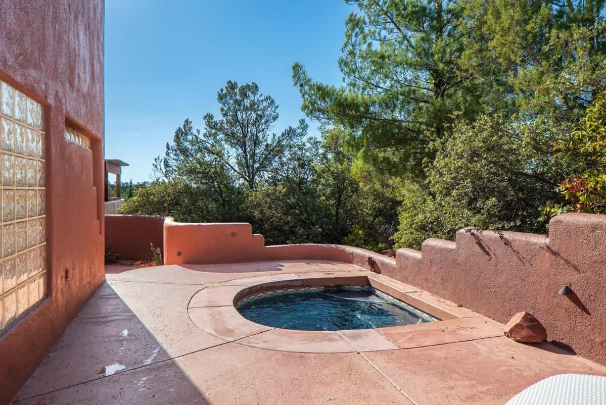 Family Desert - Hot Tub & Scenic Views Holiday home