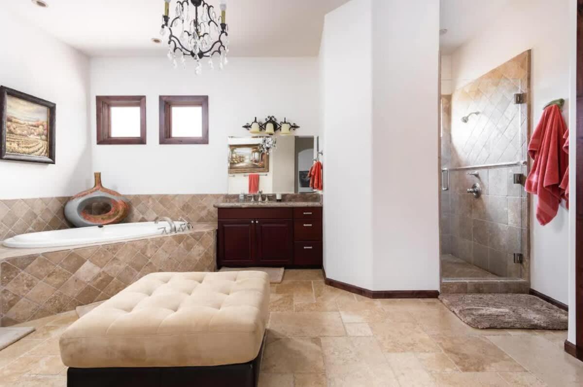 Villa Enchanting With Views And Pool Sedona