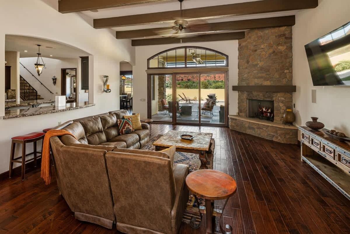 Enchanting With Views And Pool Villa *