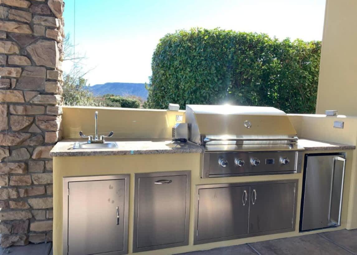 Enchanting With Views And Pool