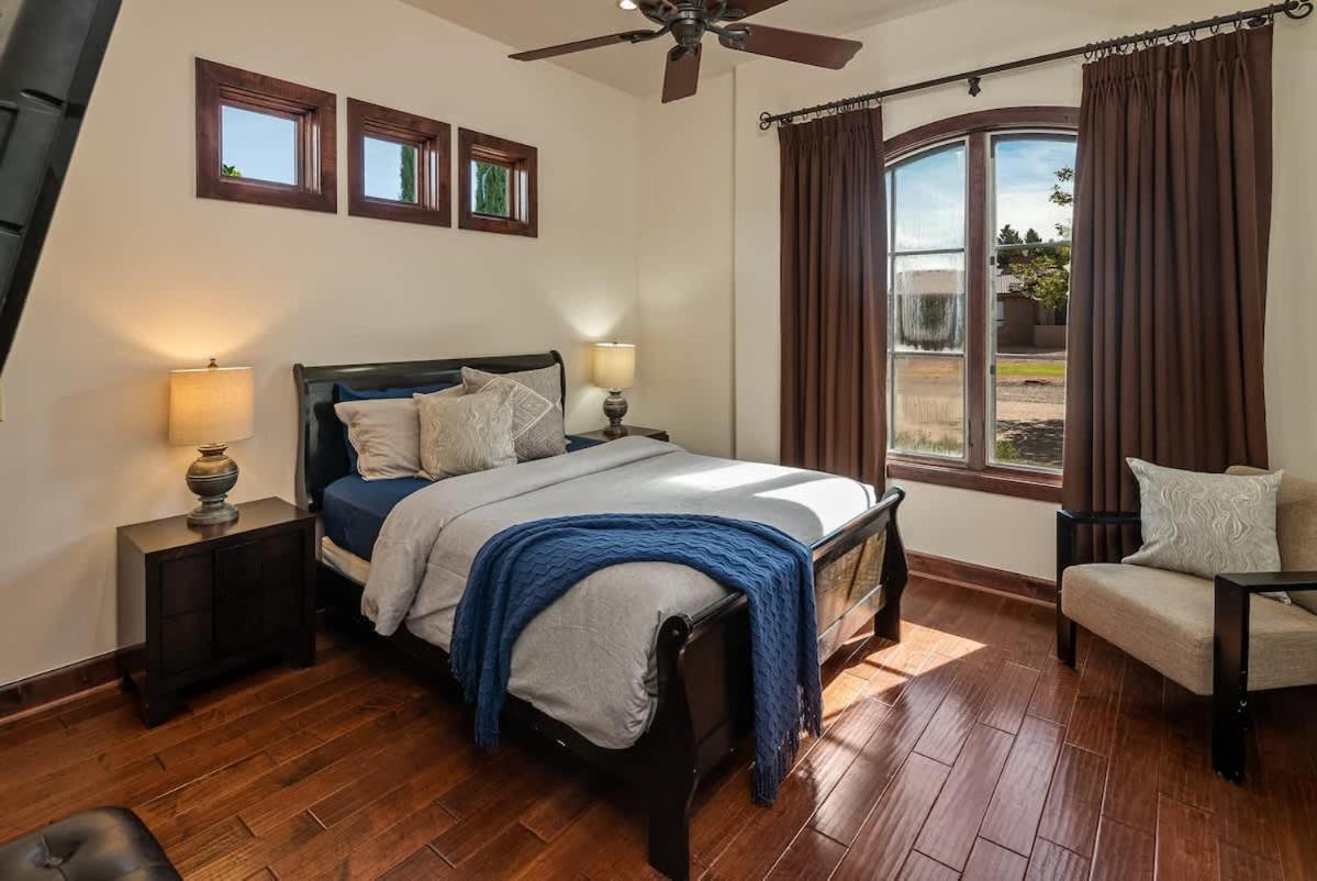 Enchanting With Views And Pool Villa Sedona