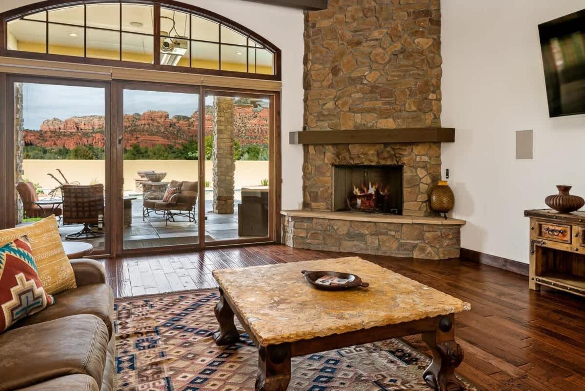Villa Enchanting With Views And Pool Sedona