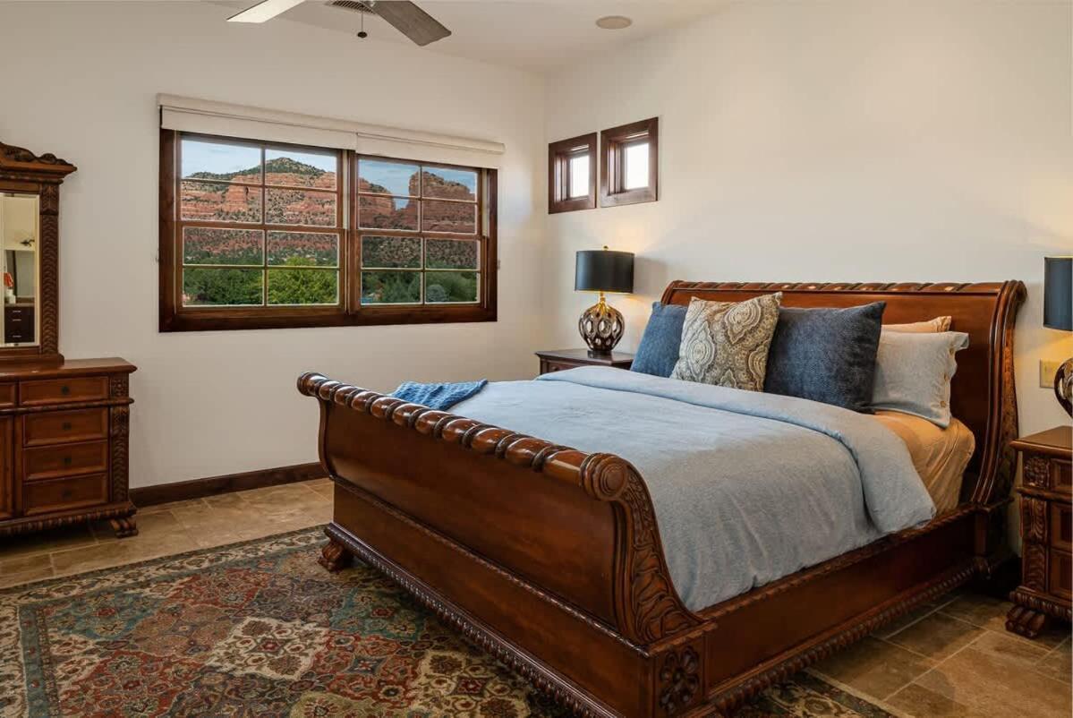 Villa Enchanting With Views And Pool Sedona