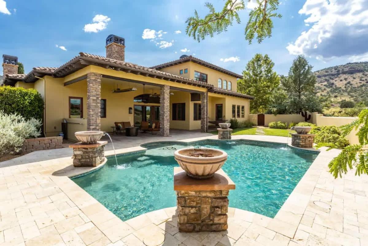 Enchanting With Views And Pool Villa *