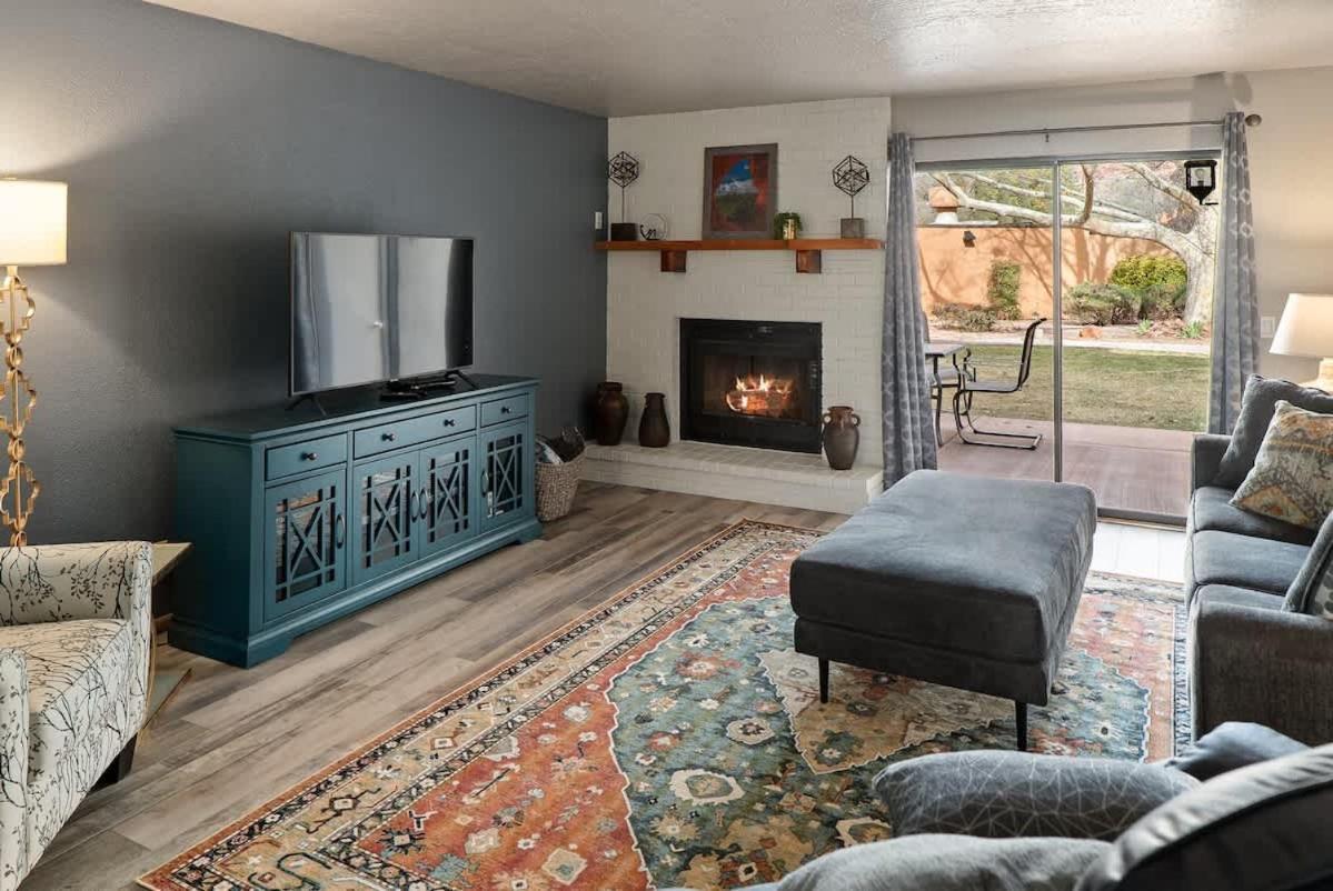 Charming With Community & Pool Holiday home *