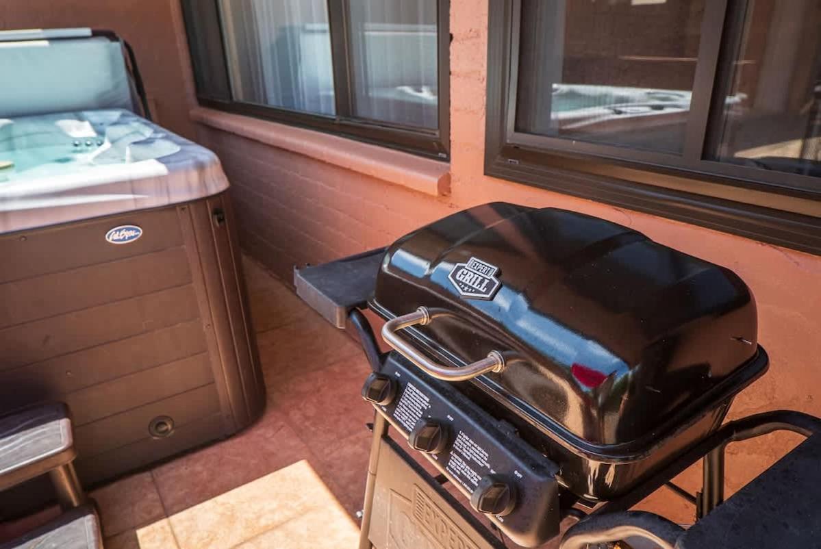 Holiday home Views With Private Hot Tub For The Entire Family *