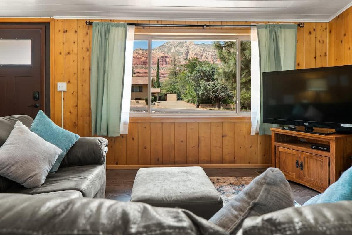 Views With Private Hot Tub For The Entire Family Holiday home *