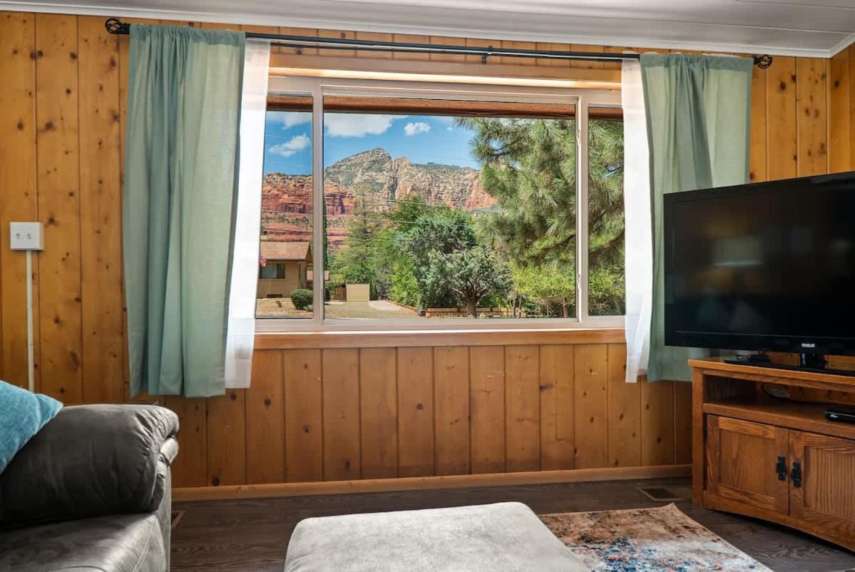 Views With Private Hot Tub For The Entire Family *