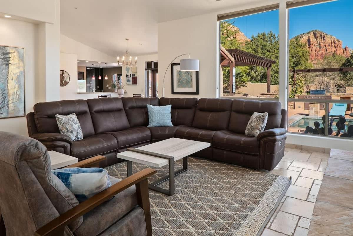 High End Haven For Family - Views Luxury Pool *