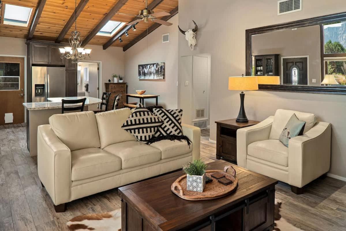 Desert Design With Hot Tub And Creek Access For Family *