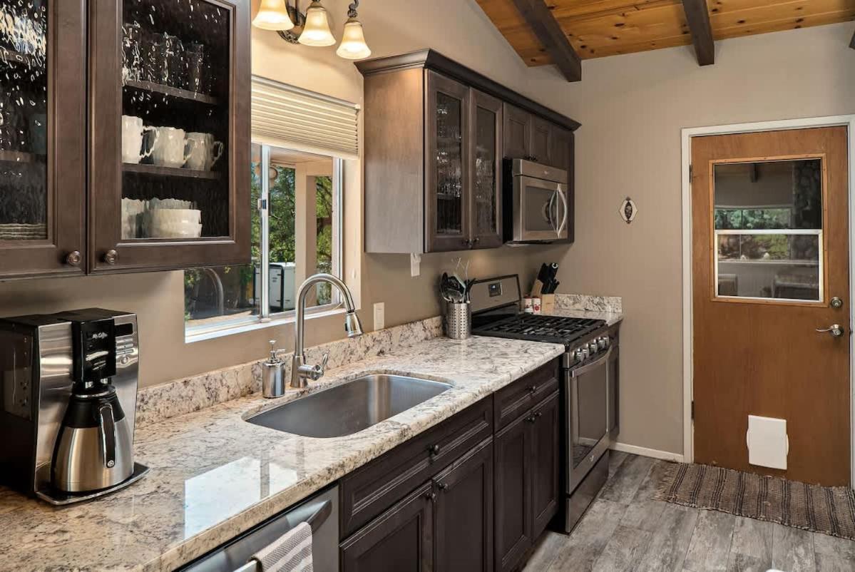 Holiday home Desert Design With Hot Tub And Creek Access For Family *