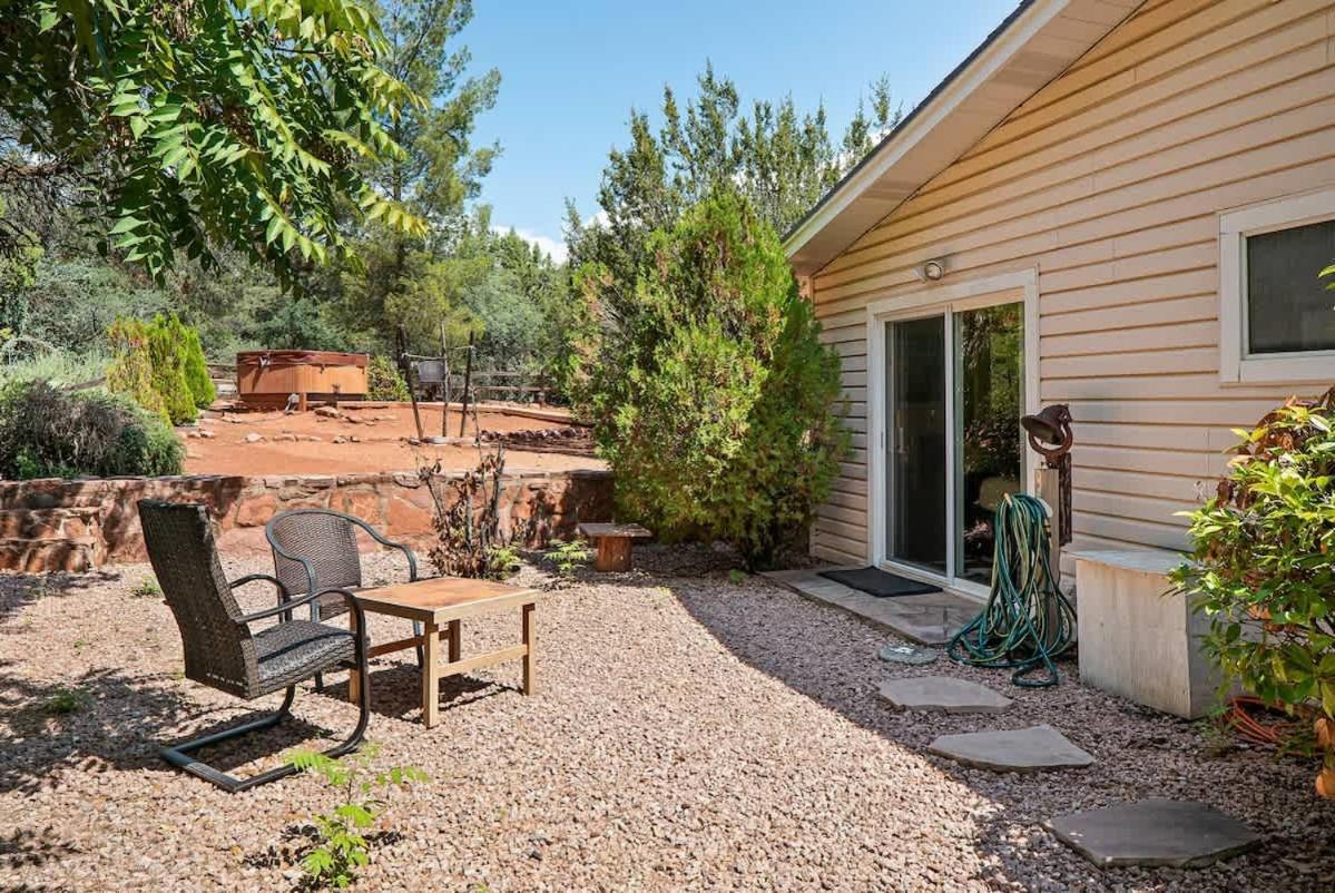 Desert Design With Hot Tub And Creek Access For Family
