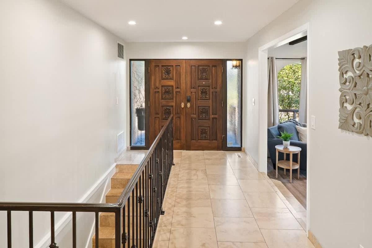 Desert Luxe Design Fun With Amazing Views For Family *