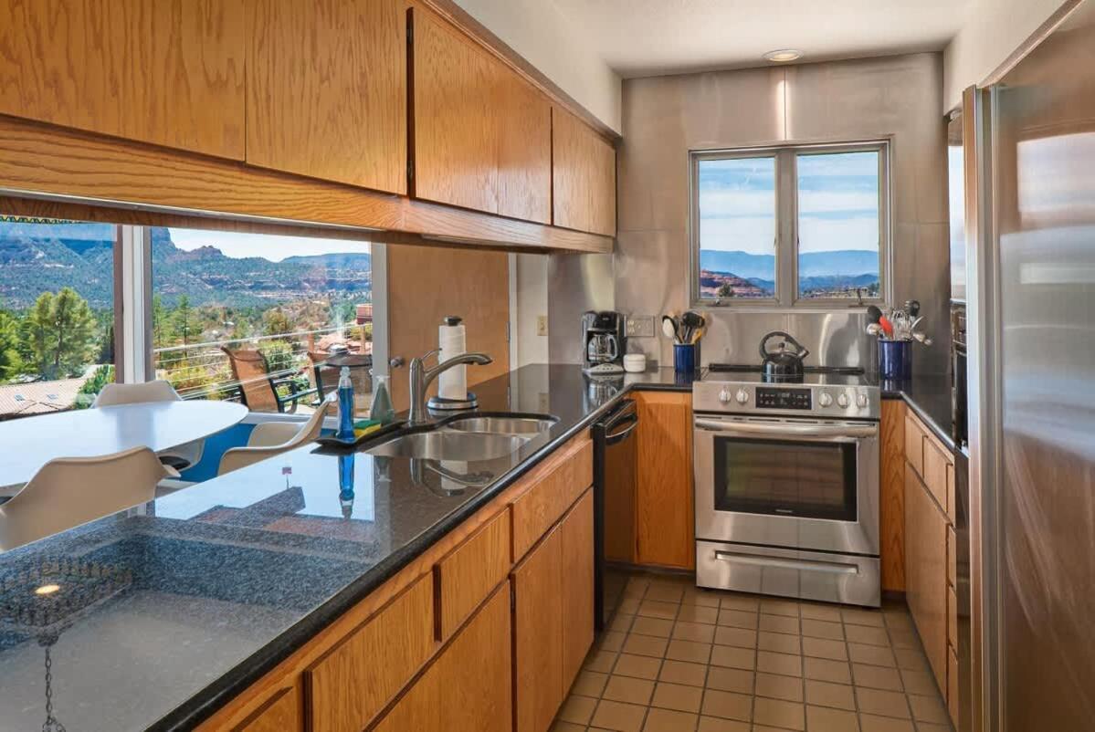 Holiday home Creative Stellar Views Near Chapel For Family *
