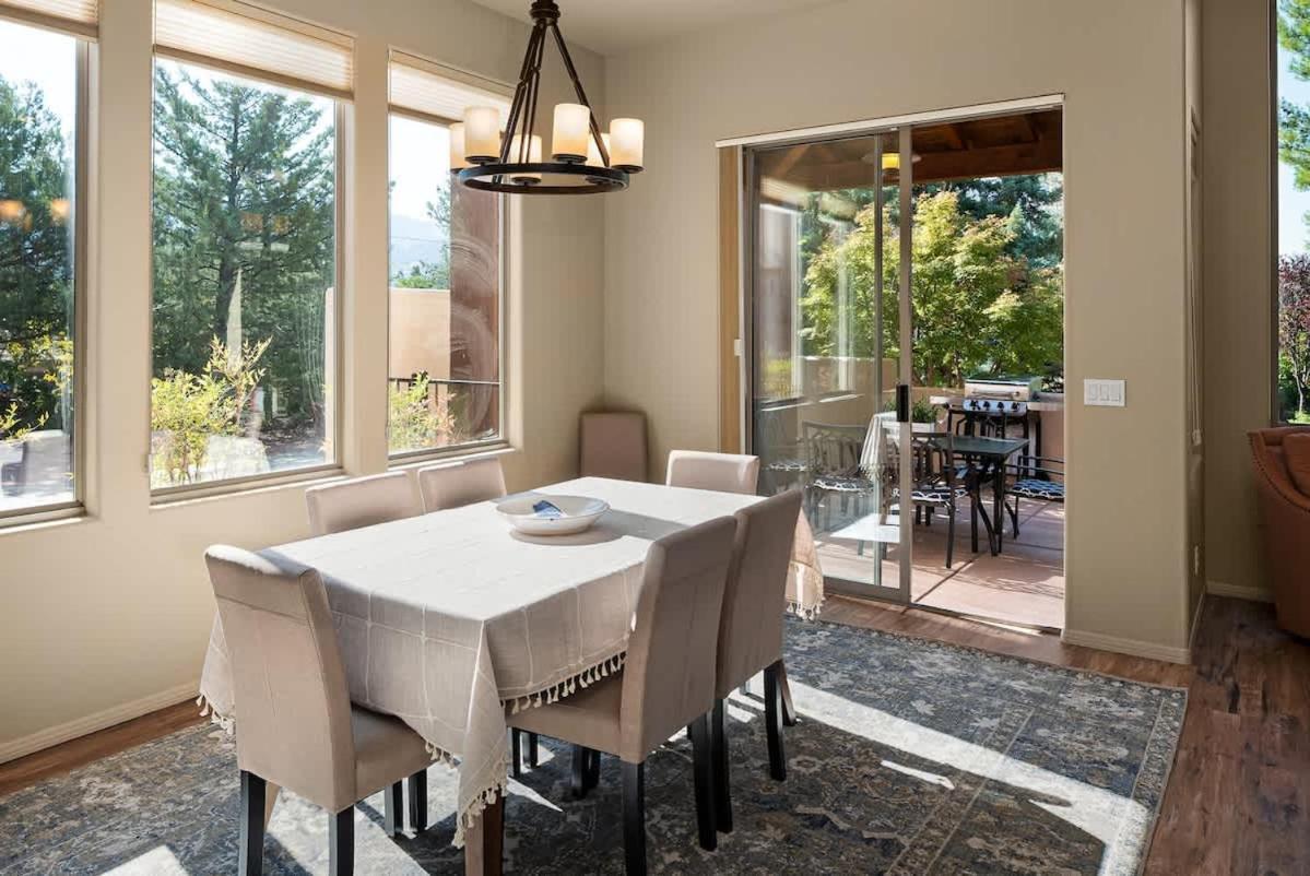 Luxe Design And Amazing Views With Hot Tub For Family Holiday home Sedona