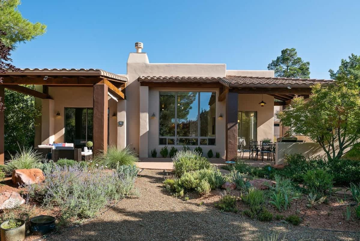 Holiday home Luxe Design And Amazing Views With Hot Tub For Family