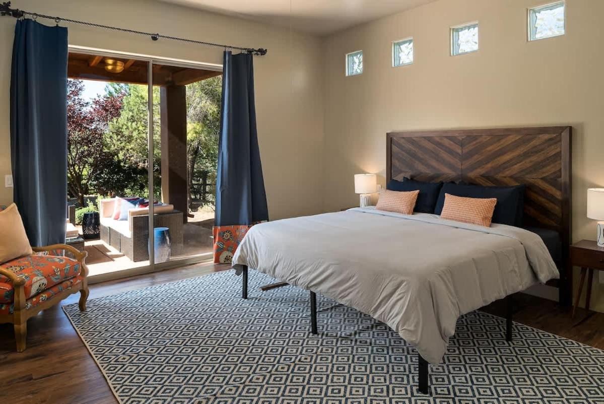Luxe Design And Amazing Views With Hot Tub For Family Holiday home *