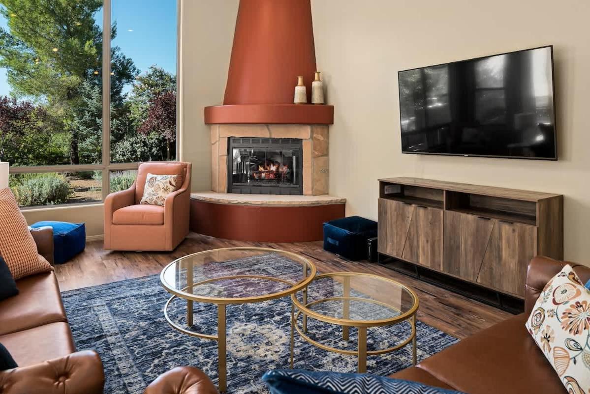 Luxe Design And Amazing Views With Hot Tub For Family Holiday home Sedona
