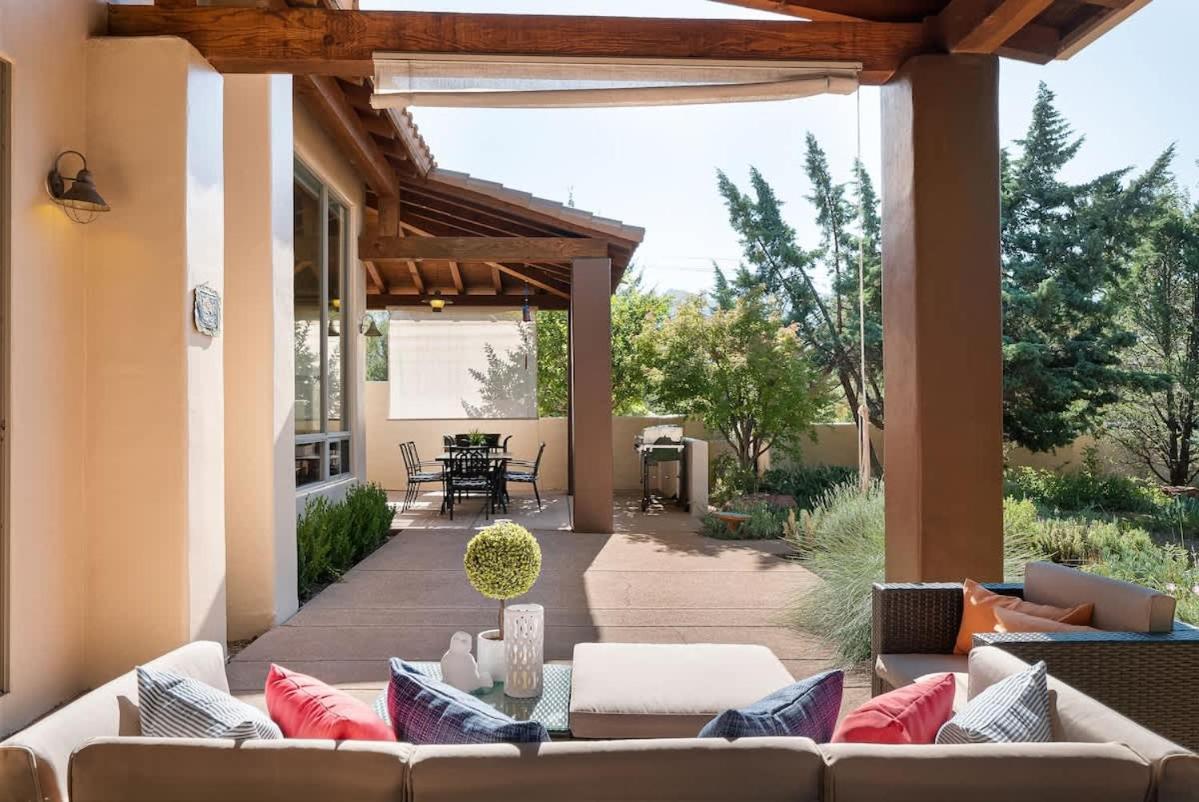 Luxe Design And Amazing Views With Hot Tub For Family *