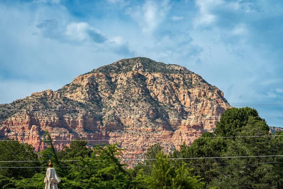 Prime Location With Hot Tub Pool And Views For Family