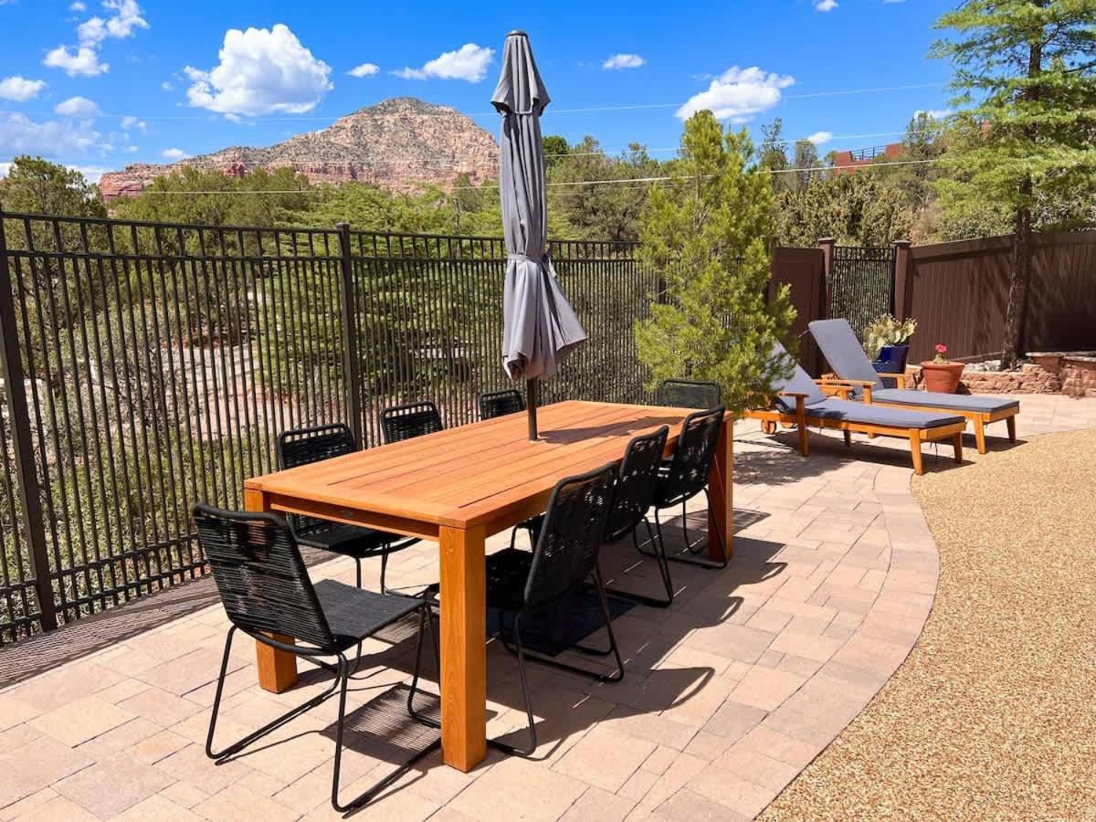 Prime Location With Hot Tub Pool And Views For Family Holiday home