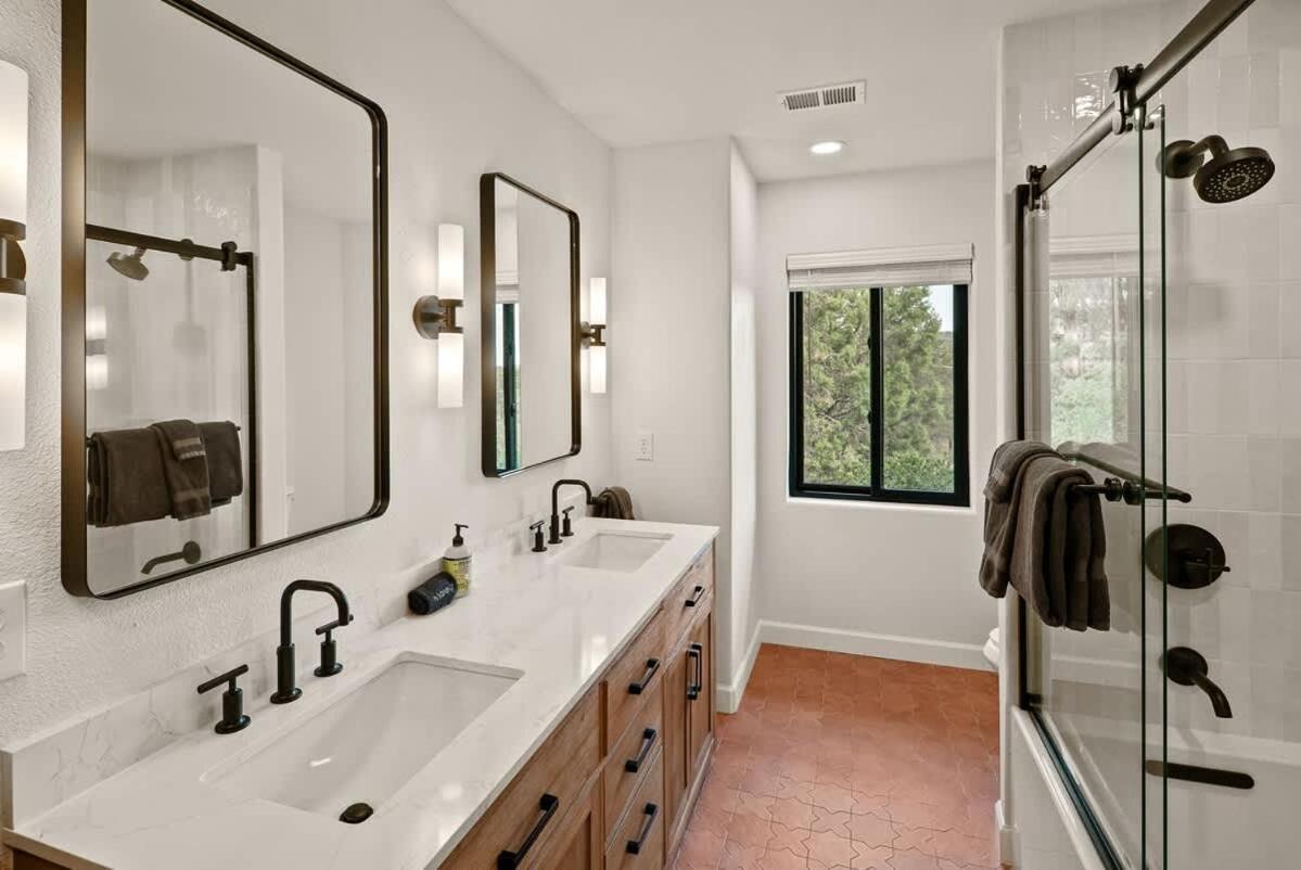 Holiday home Prime Location With Hot Tub Pool And Views For Family *